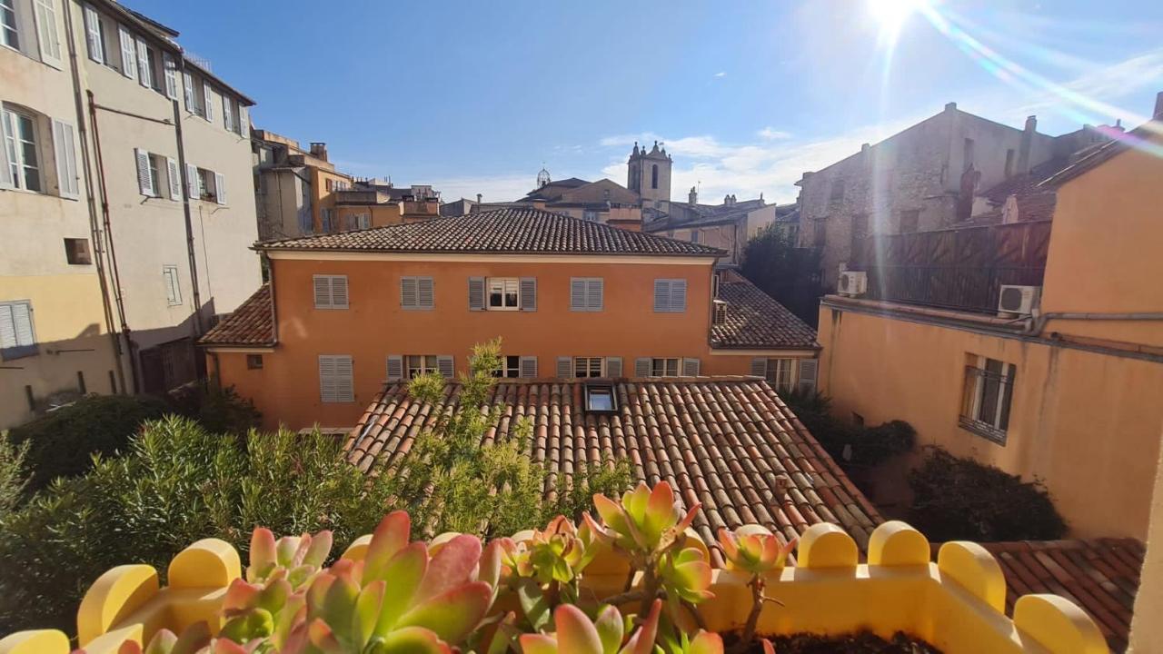 Sunny Apartment With Nice View In History City Center Aix-en-Provence Kültér fotó