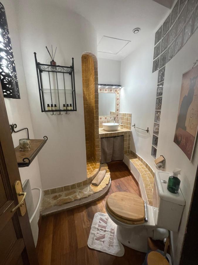 Sunny Apartment With Nice View In History City Center Aix-en-Provence Kültér fotó